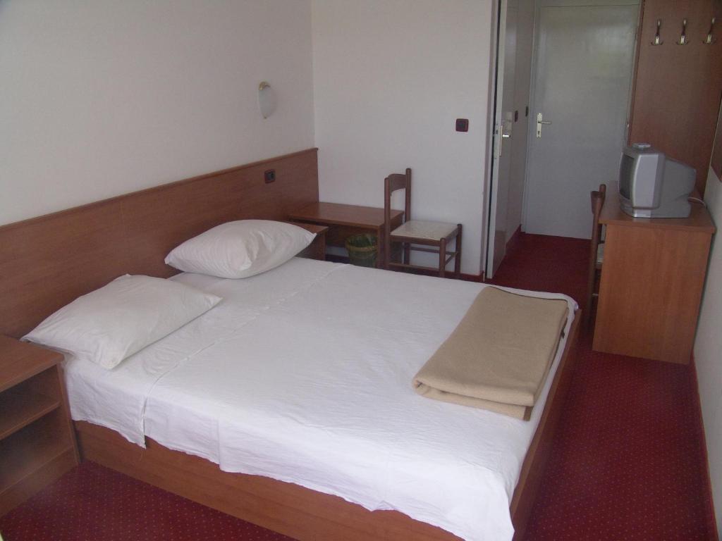 Hotel Luka Luka  Rum bild
