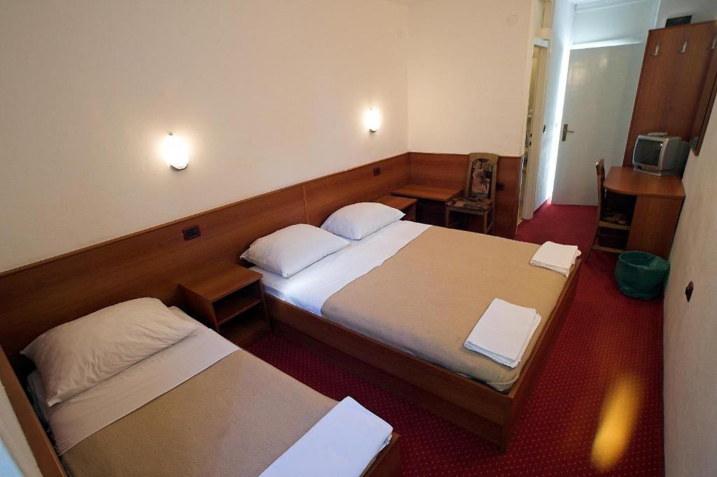 Hotel Luka Luka  Exteriör bild