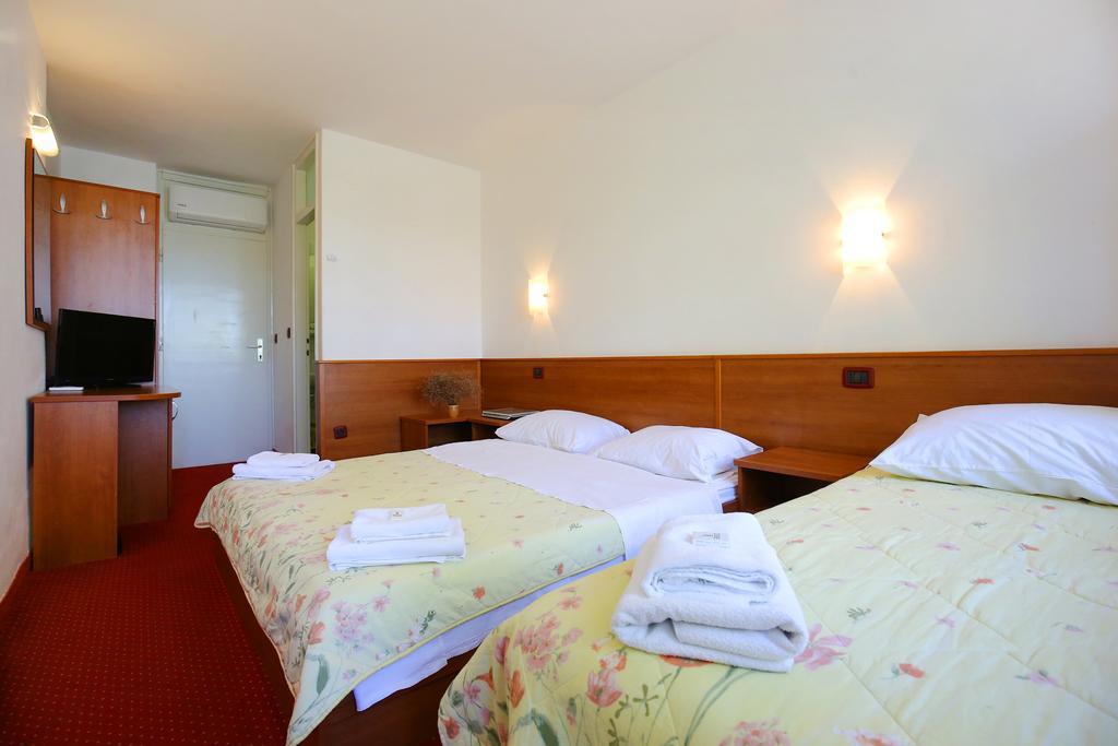 Hotel Luka Luka  Exteriör bild
